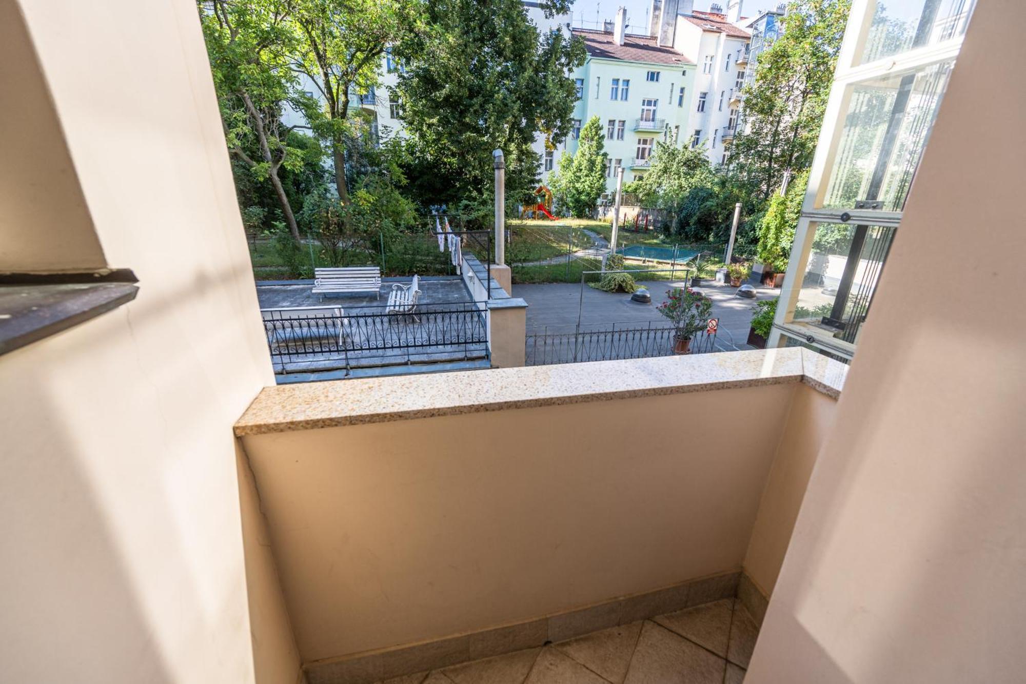 Jiriho Z Podebrad Apartments Prága Kültér fotó