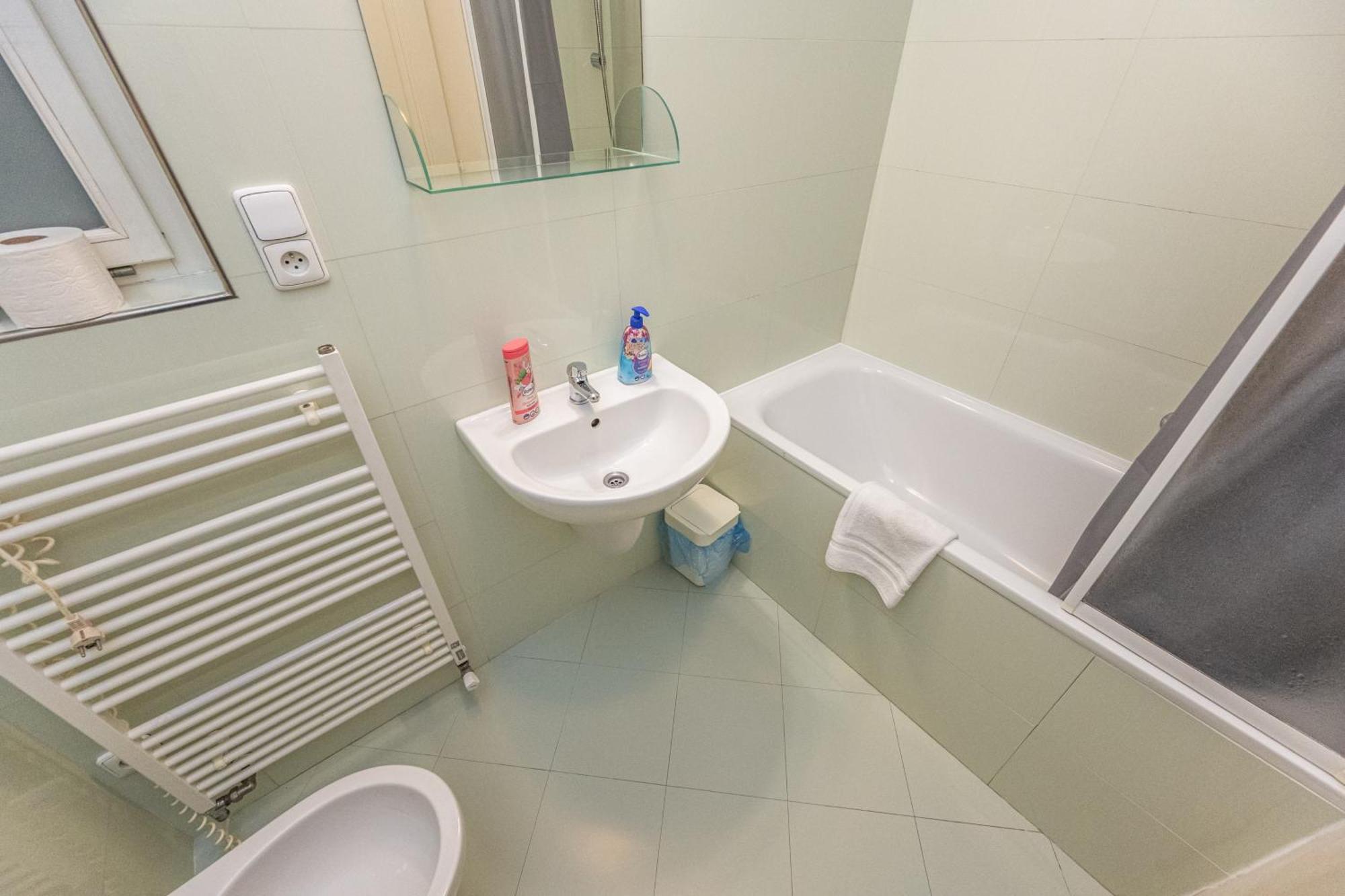 Jiriho Z Podebrad Apartments Prága Kültér fotó
